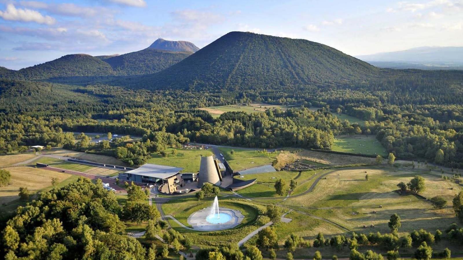 Maison De Charme Avec Terrasse Et Garage Ferme Proche Des Volcans Hébergement de vacances *
