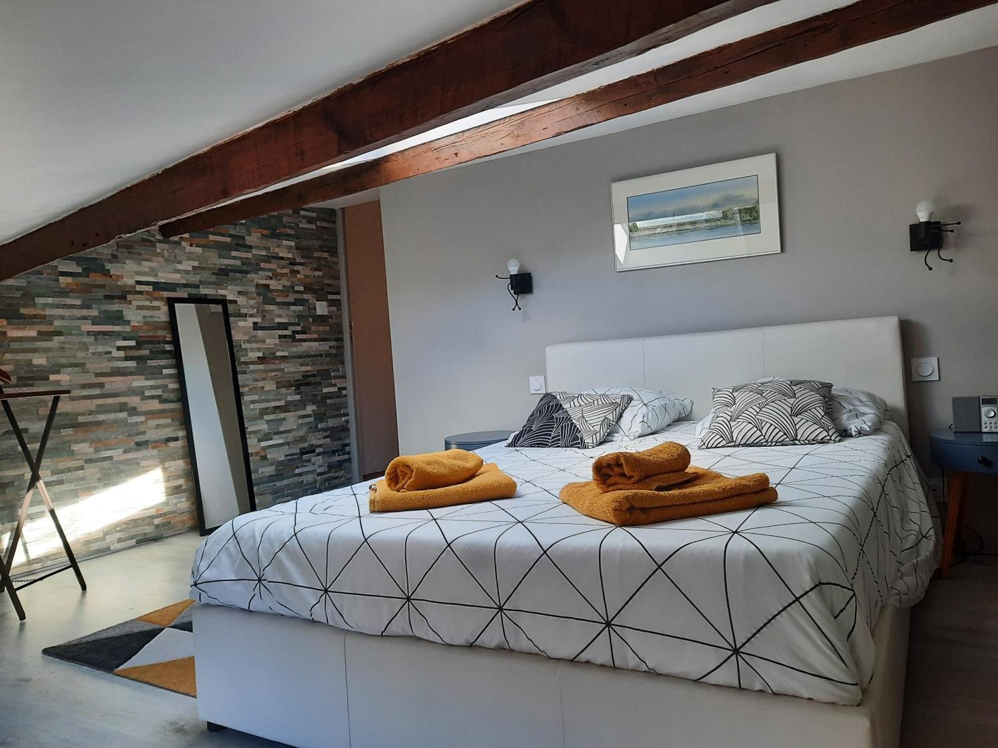 Hébergement de vacances Maison De Charme Avec Terrasse Et Garage Ferme Proche Des Volcans *