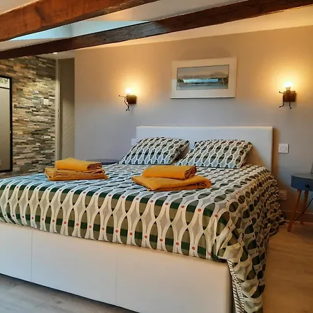 Maison De Charme Avec Terrasse Et Garage Ferme Proche Des Volcans Royat Esterno foto